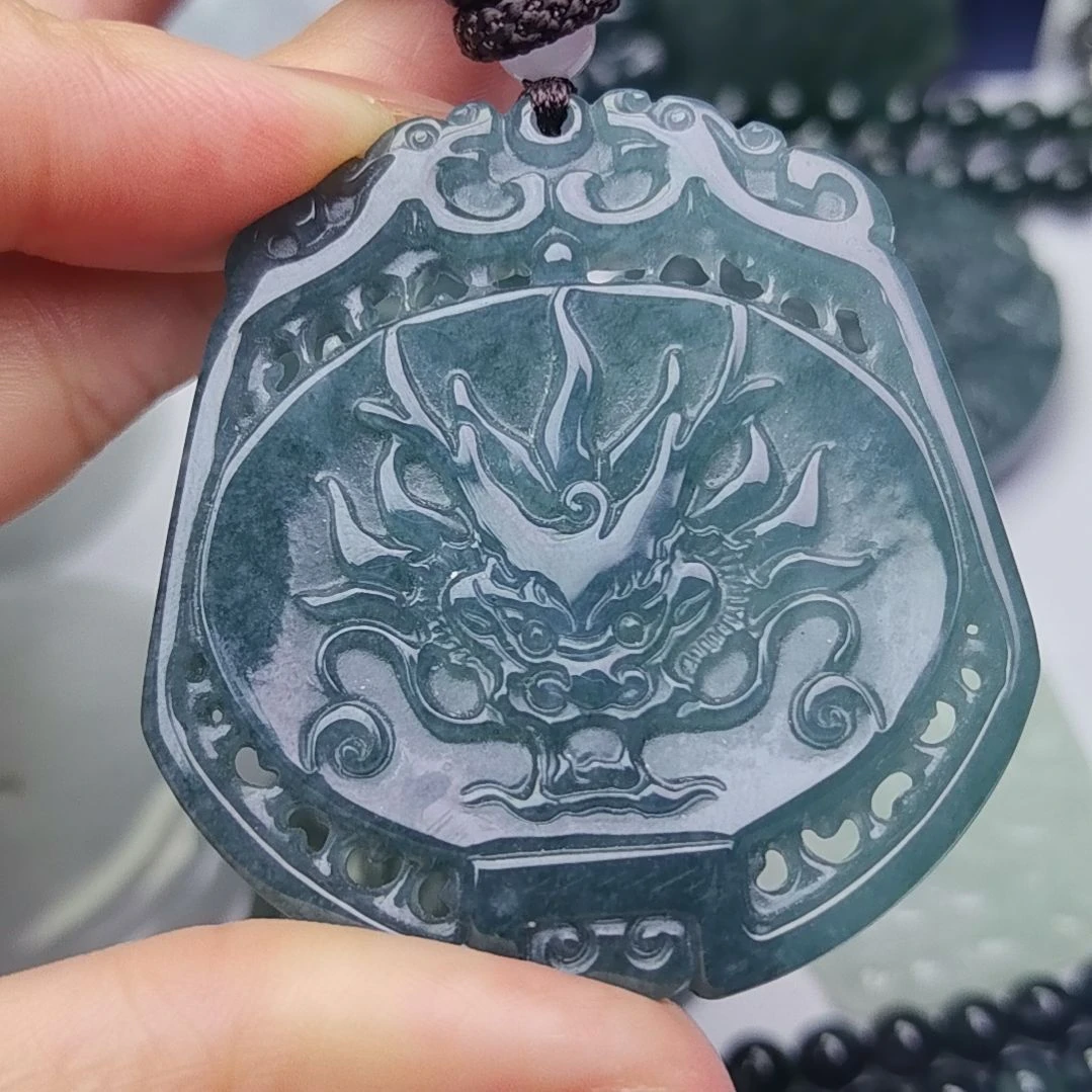 翡翠颈饰未镶嵌天然的A货翡翠多样性发货