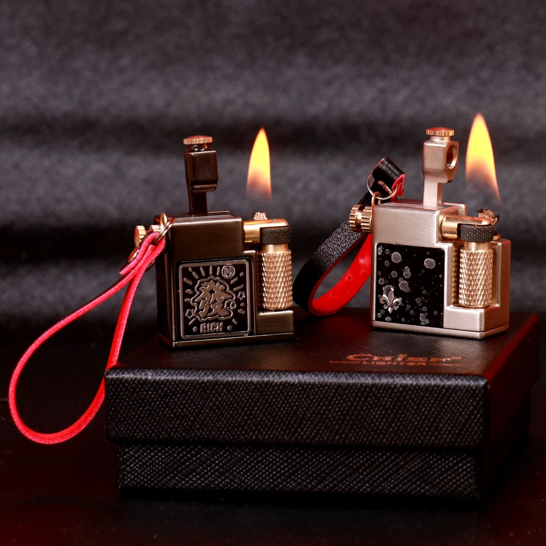 CHIEF/首领小方砖镀钛工艺克罗心贴彰打火机精致创意油机挂件式潮