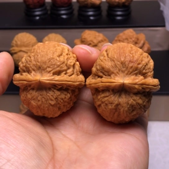 文玩核桃把件麒麟铁狮子13