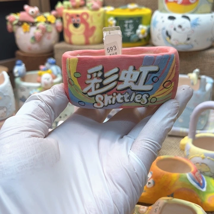 593彩虹花盆手绘花盆
