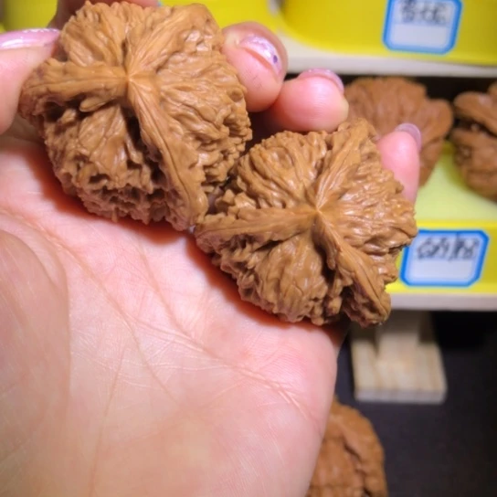 屹***.核桃手串/手链磨盘三棱