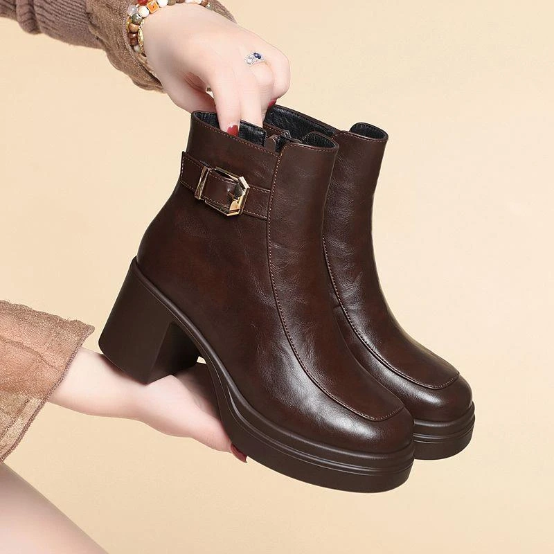 冬季粗跟女短靴洋气时尚2025百搭加绒保暖舒适中年妈妈女皮靴