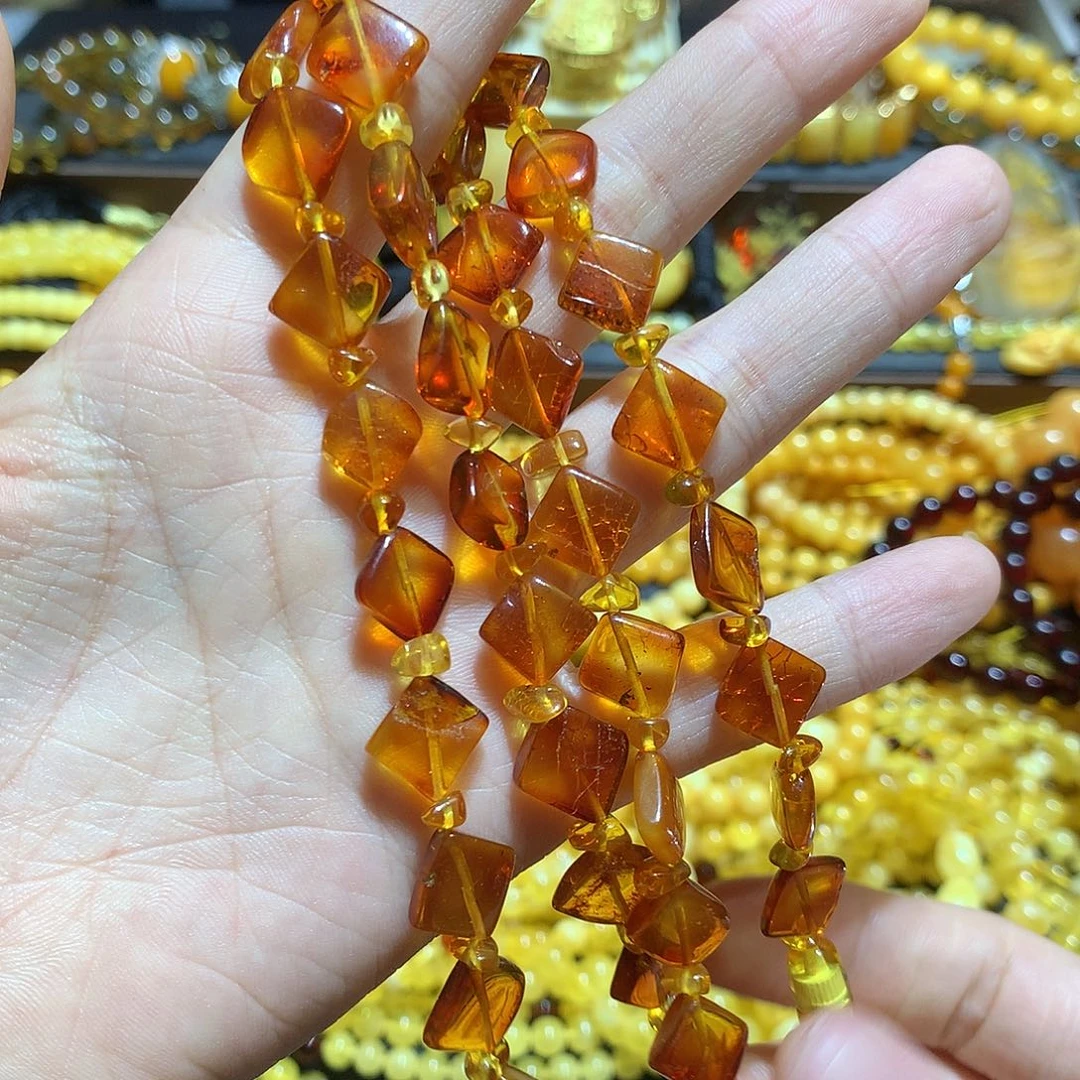 未镶嵌琥珀珠宝奇石多样性其一