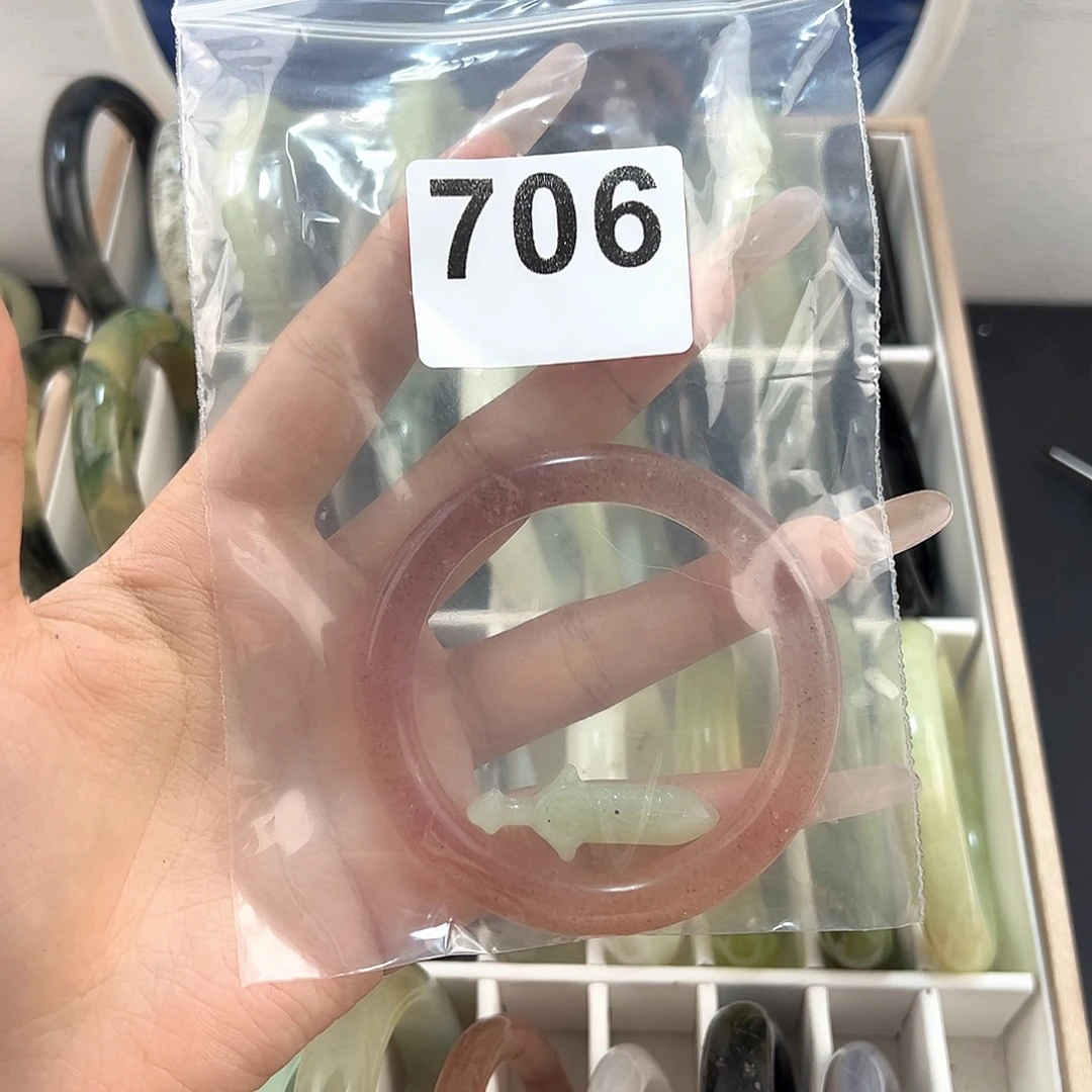 梽***蛇纹石玉未镶嵌颈饰