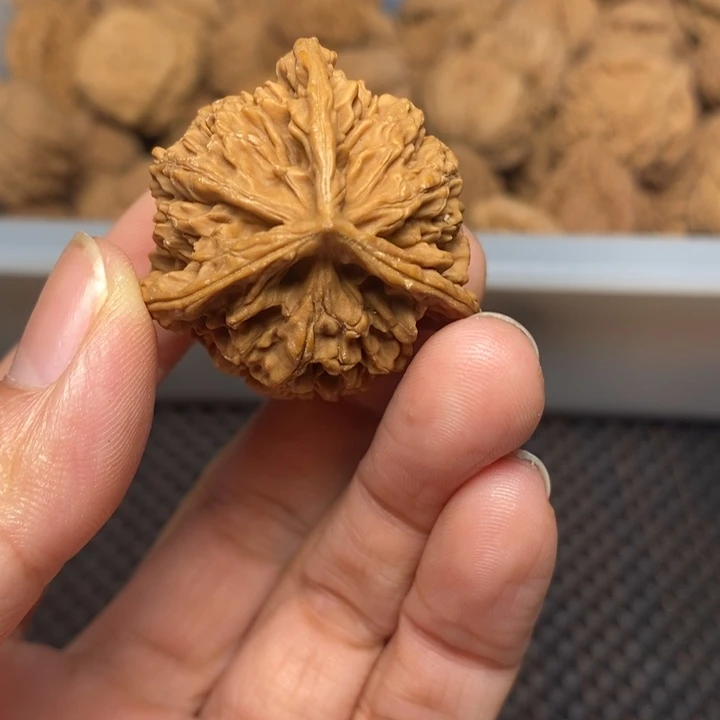 挪***林吊坠文玩核桃文玩核桃异形单只