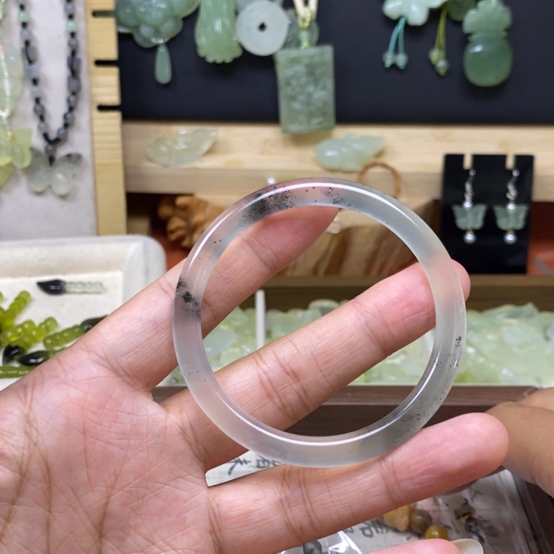 小***爽蛇纹石玉未镶嵌岫玉