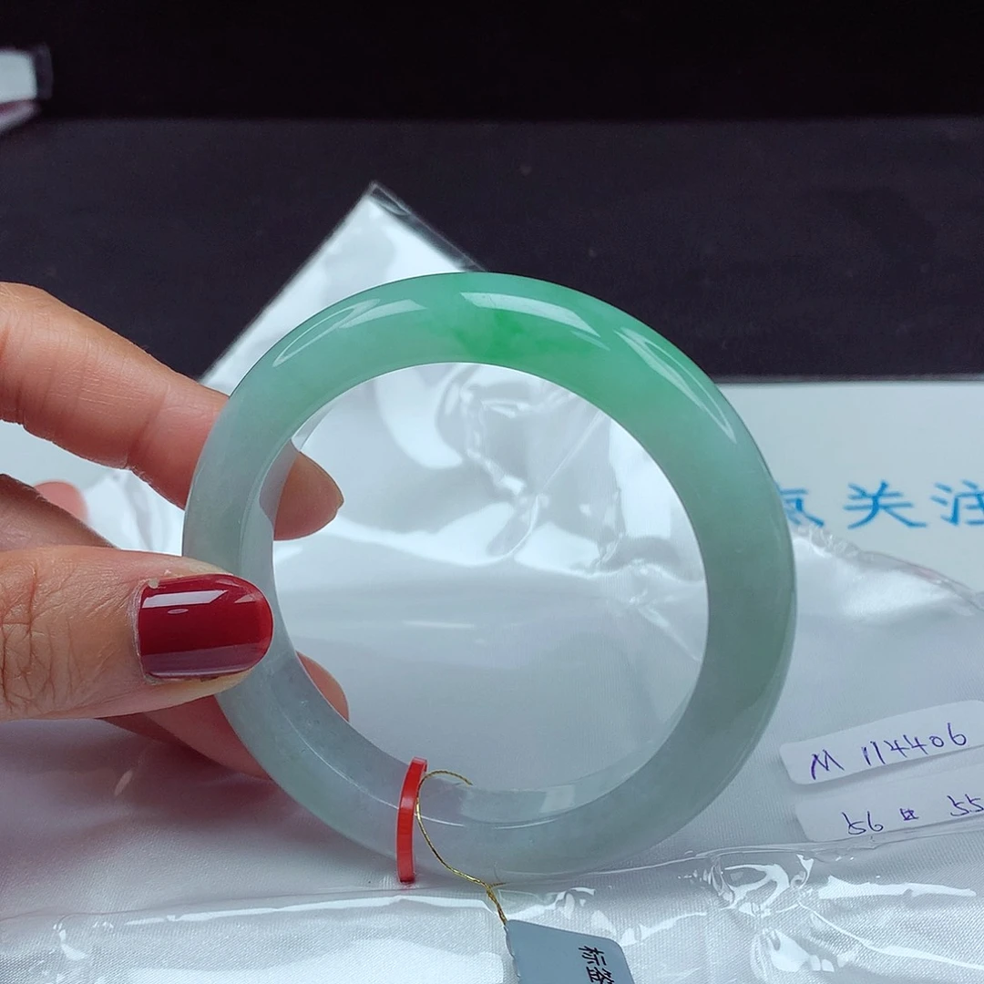 翡翠手镯未镶嵌56圈4406