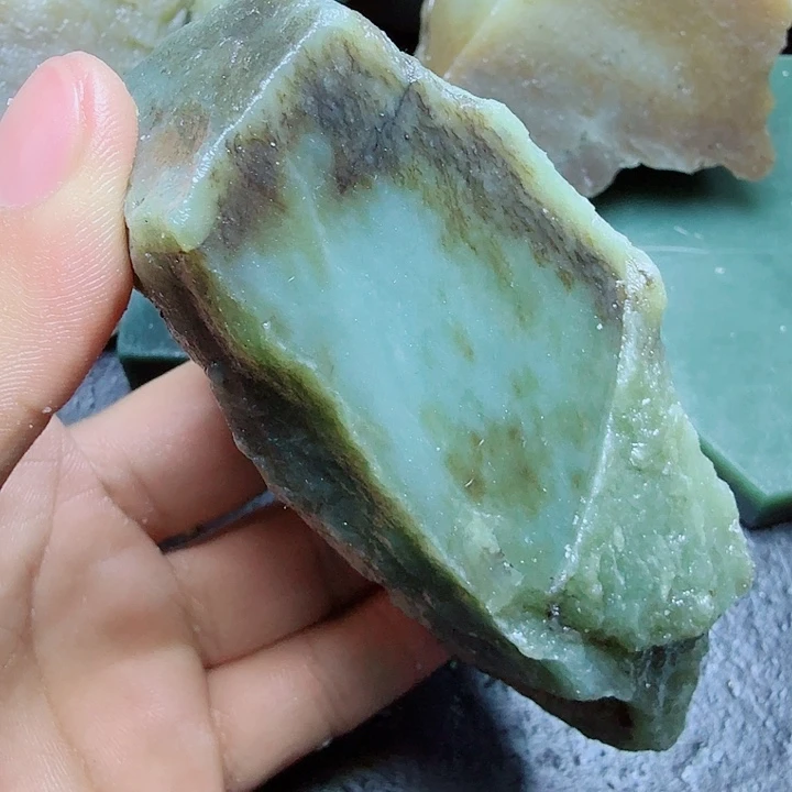 和田玉（糖玉）未镶嵌珠宝奇石