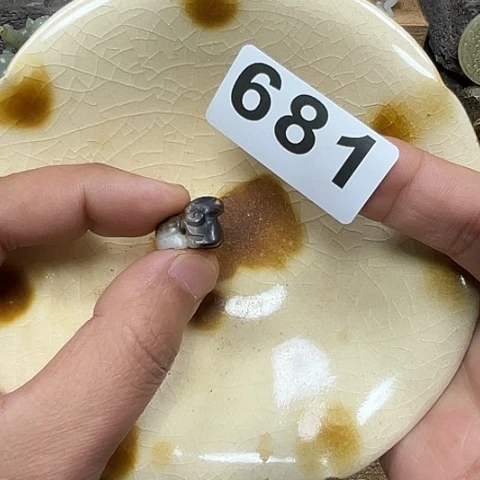 迪***瓷片瓷器制作过程是采用现代艺术形式与