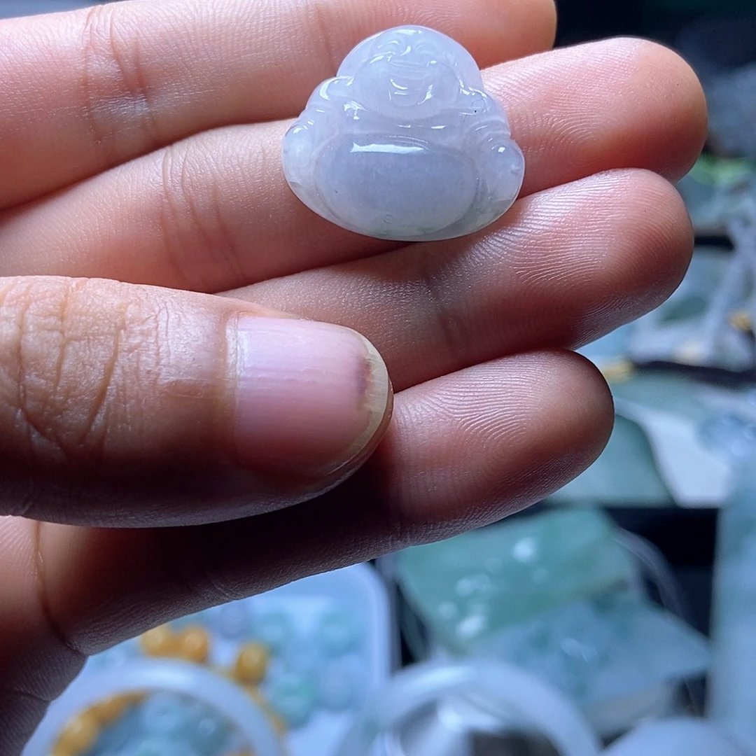 翡翠未镶嵌颈饰佛公