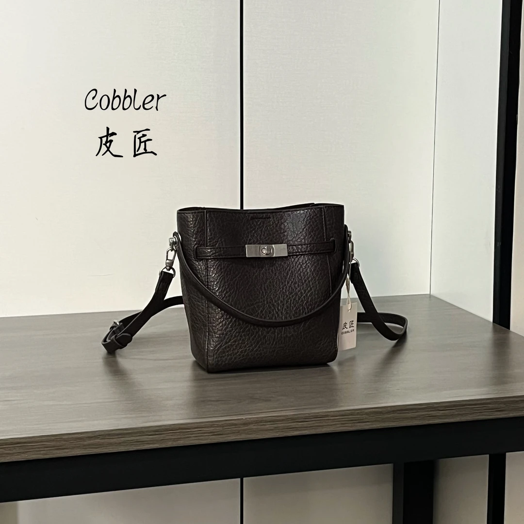 【皮先生】原创设计师52189新款水桶包软皮慵懒风休闲通勤女女包包