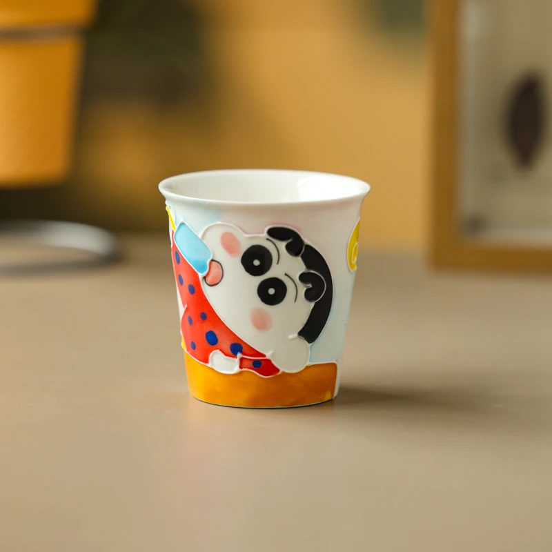 305蜡笔小新吃冰棍立体釉陶瓷小水杯
