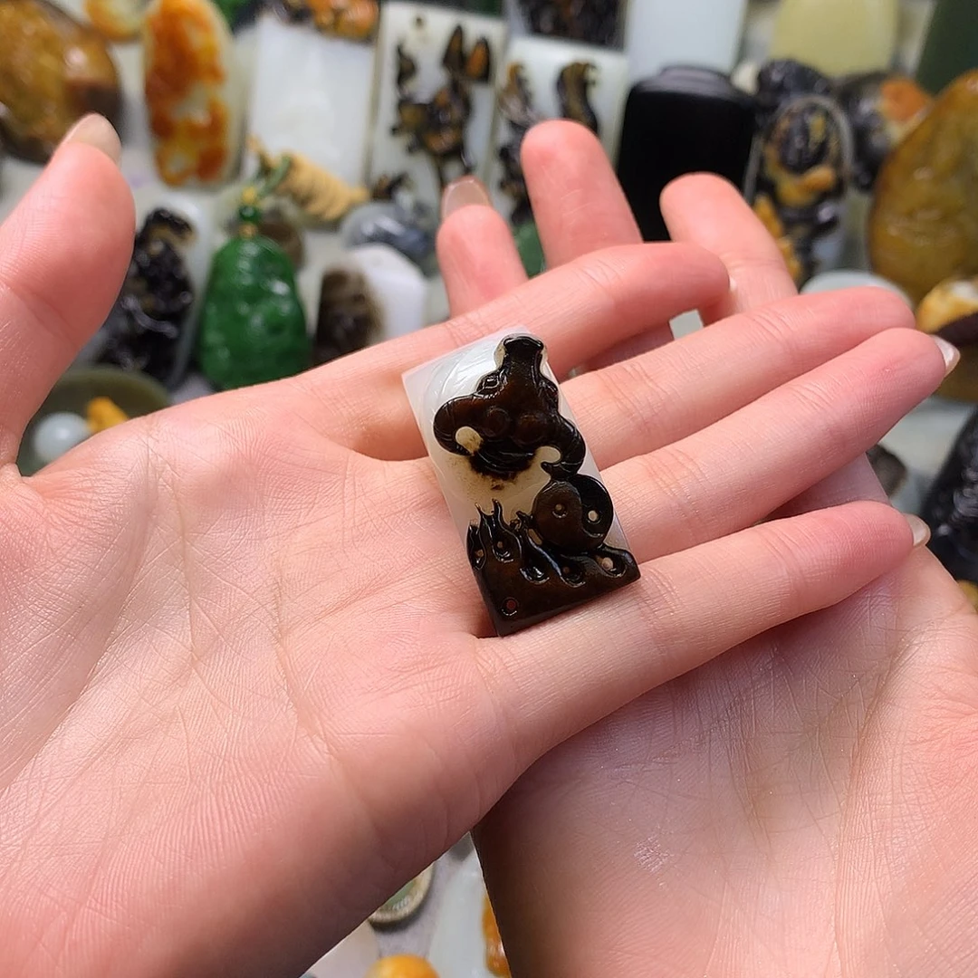 颈饰未镶嵌和田玉李*辰