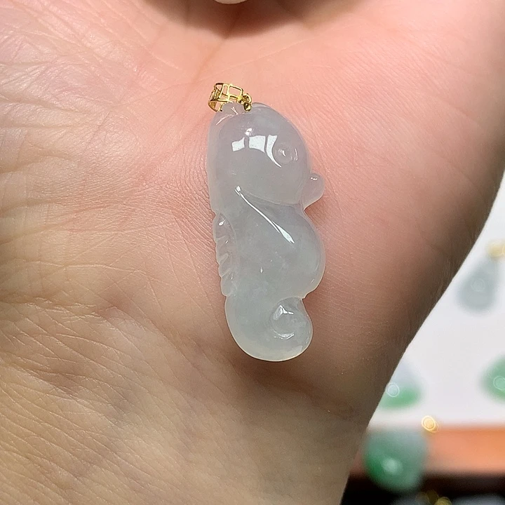 颈饰18K金镶嵌翡翠