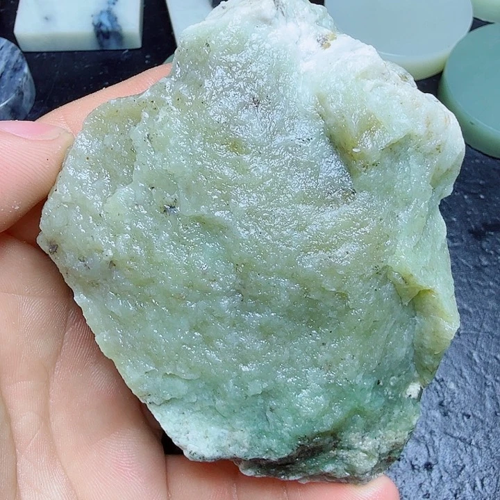 和田玉（糖玉）未镶嵌珠宝奇石