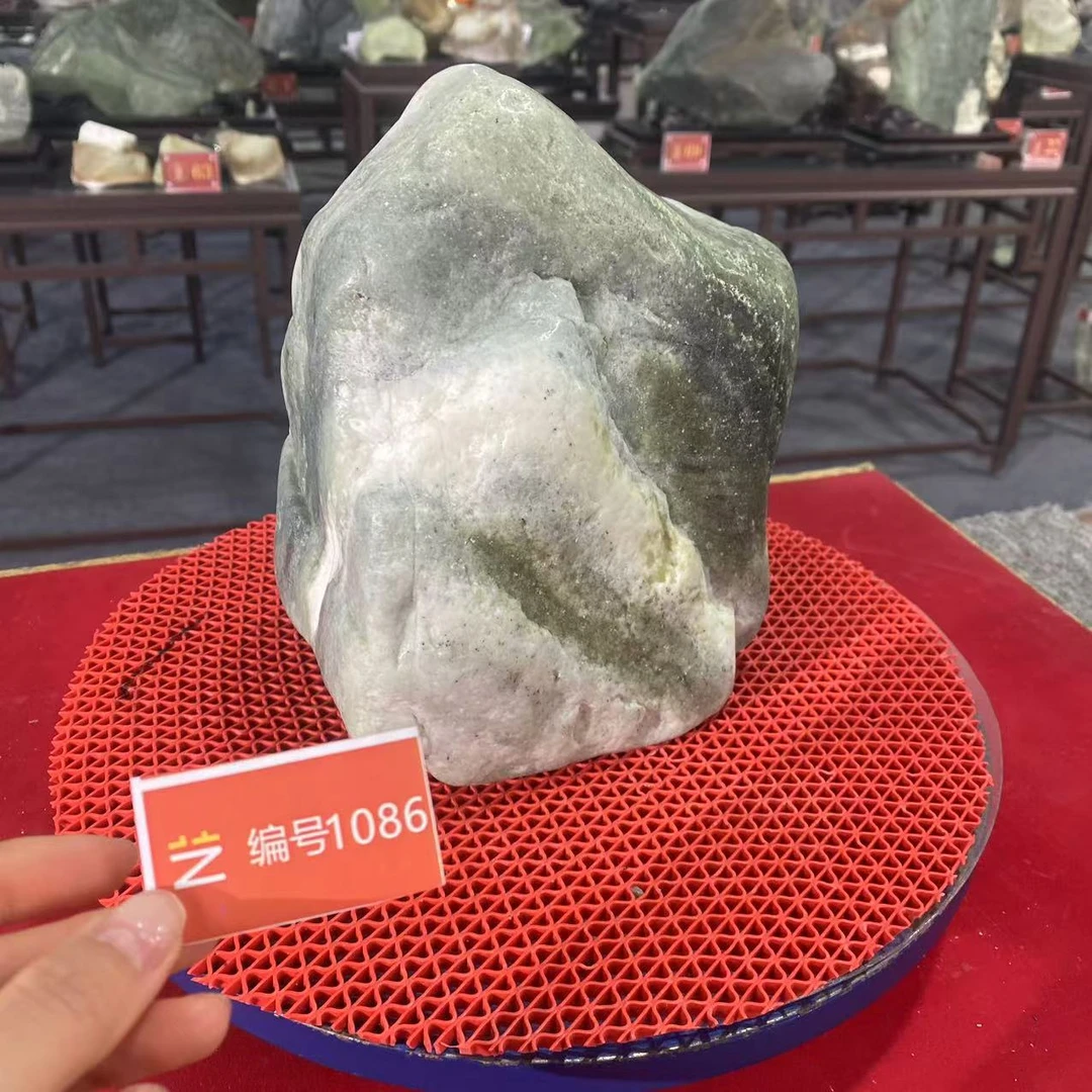 新疆玉料原石发一件 编号1086