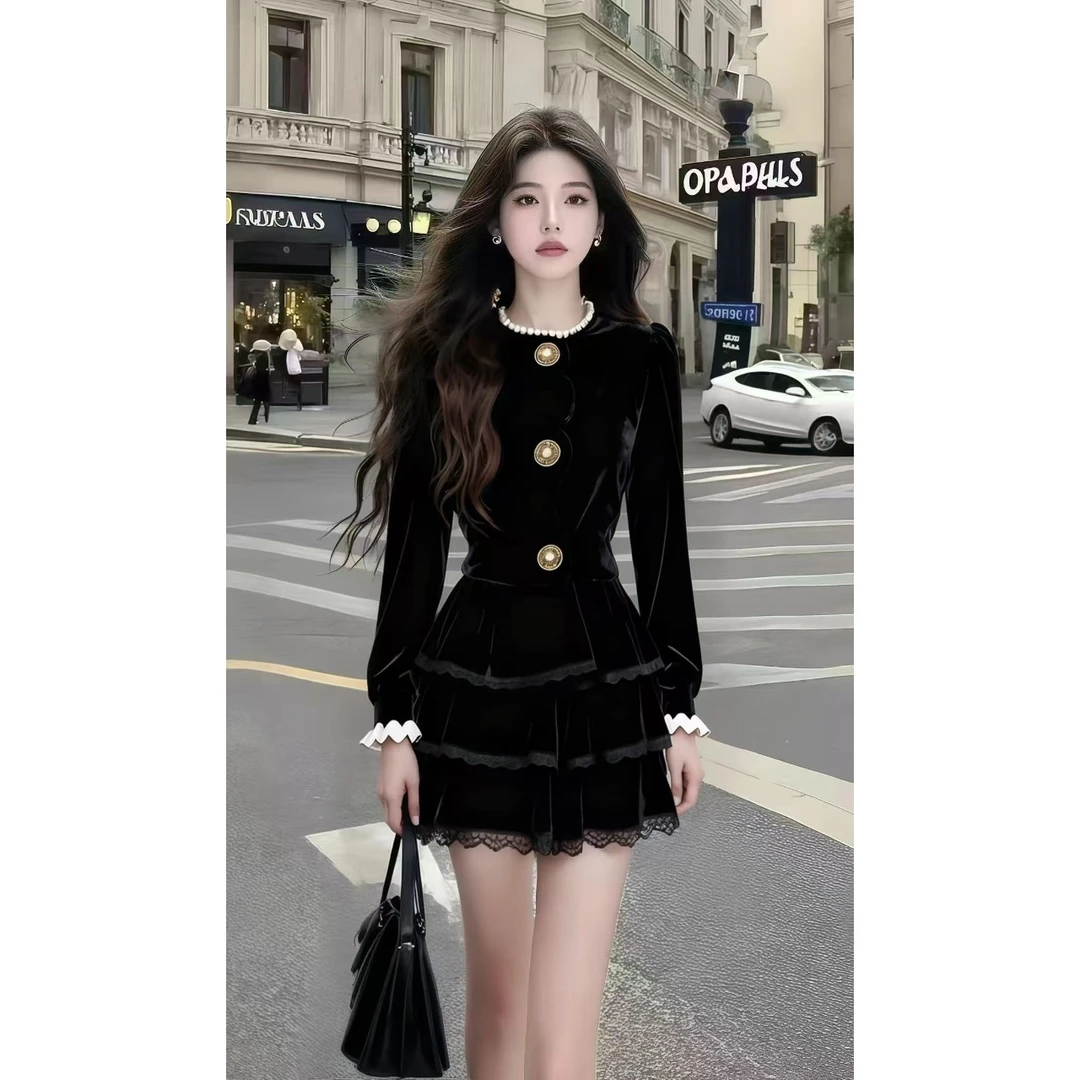 轻奢气质名媛高级法式千金风黑色圆领长袖收腰显瘦蕾丝花边连衣裙