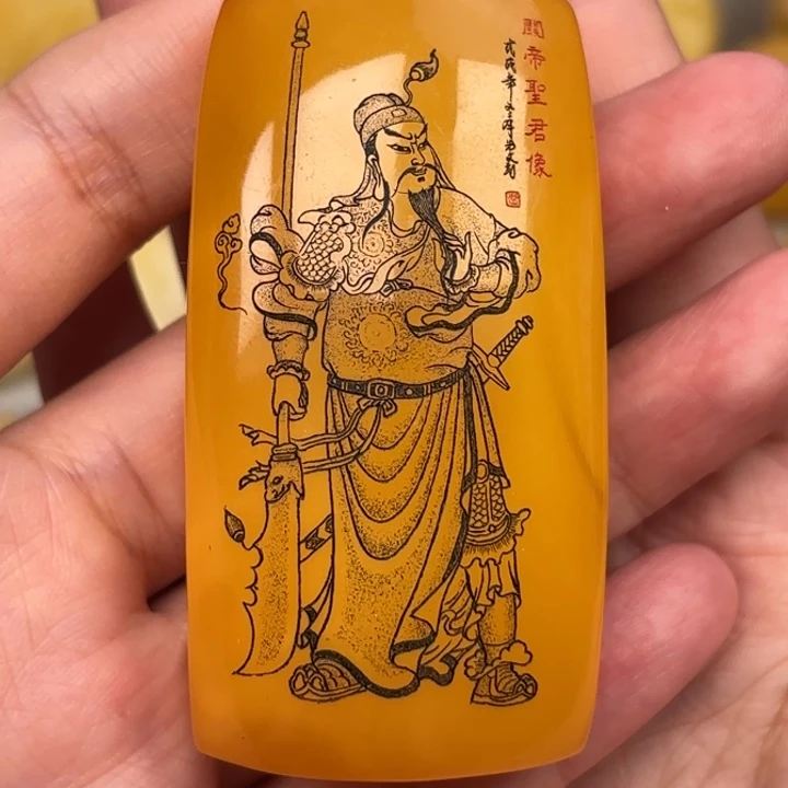琥珀未镶嵌颈饰蜜蜡