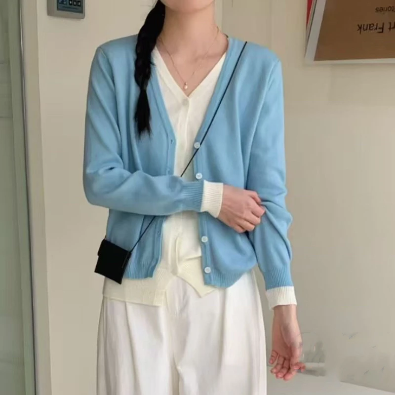 假两件显瘦毛针织衫女V领2025秋季新款百搭洋气长袖毛衣开衫上衣