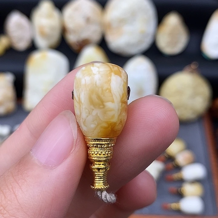 未镶嵌琥珀裸石12妖花三通b263