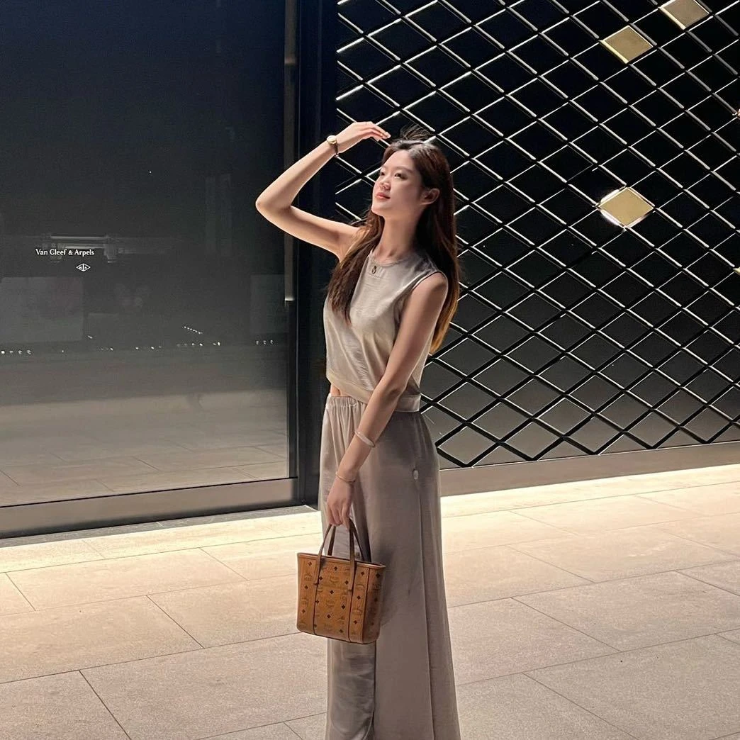 极简风吊带休闲风轻熟风时尚套装显瘦法式连衣裙