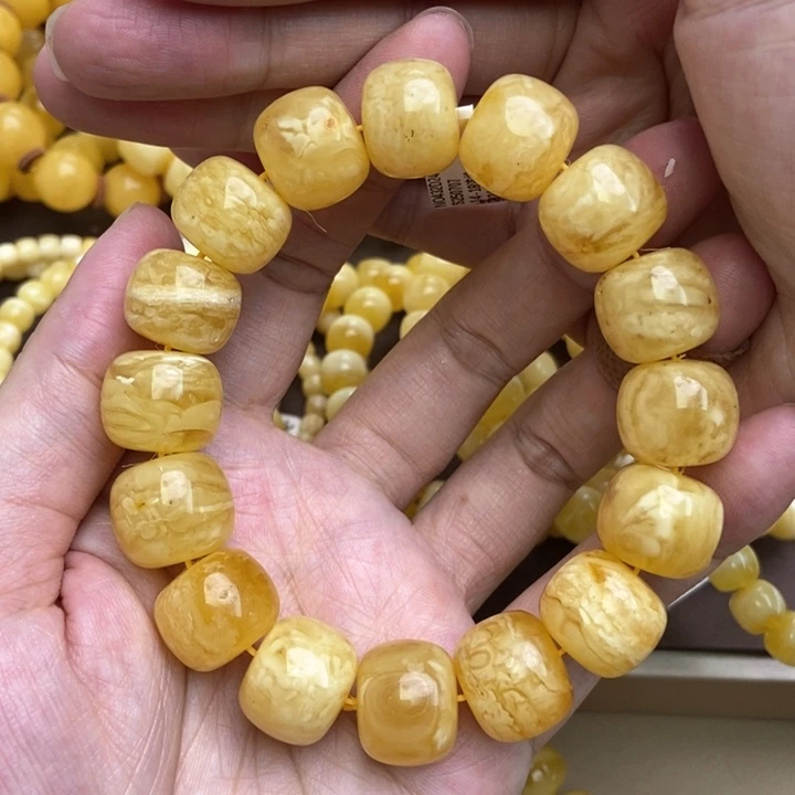 未镶嵌琥珀珠宝奇石1