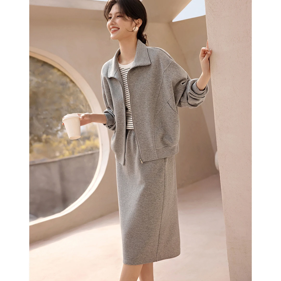 XWI/欣未【奥莱】2025春新款蝙蝠袖结构设计卫衣半身裙套装两件套