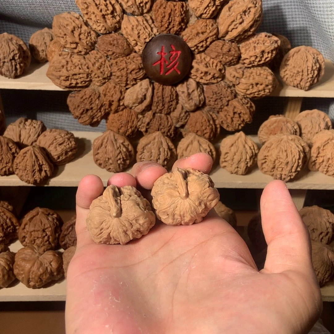 一帆风顺蛤蟆头文玩核桃