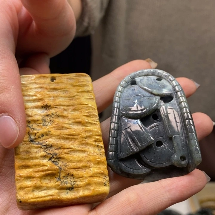 岫岩河磨玉（透闪石质玉）颈饰未镶嵌