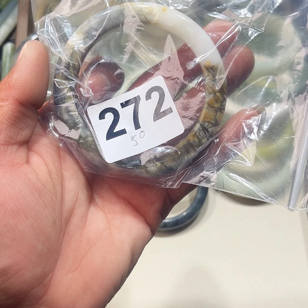 P***o蛇纹石玉未镶嵌手镯