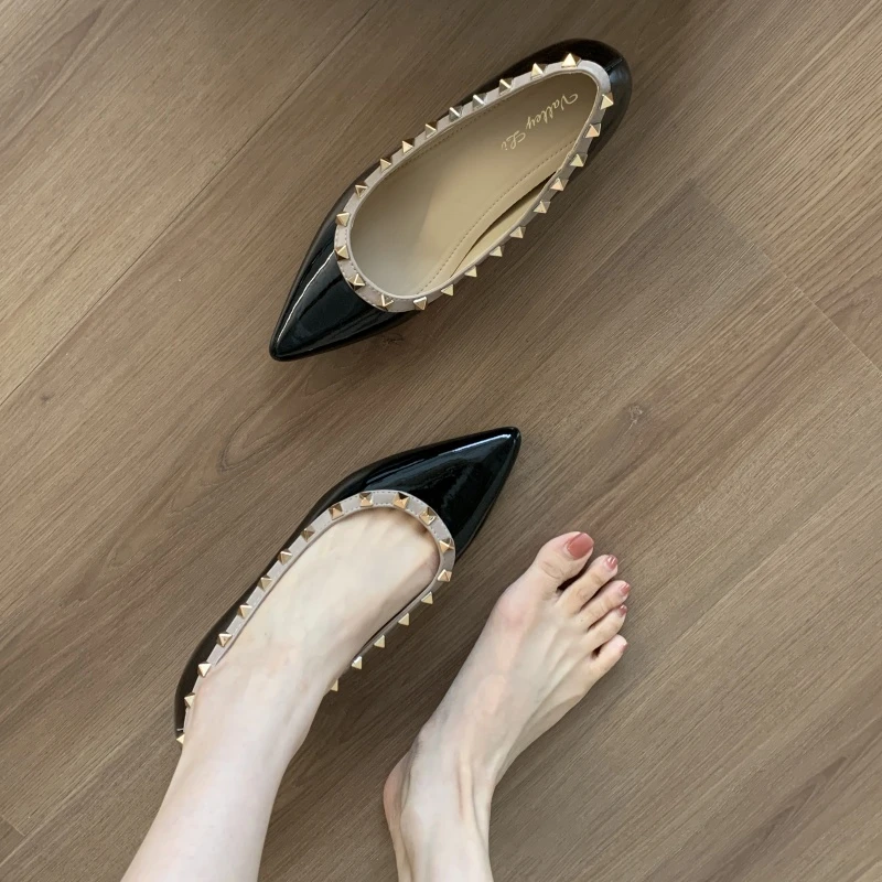 2025夏季新款法式尖头铆钉内增高单鞋女浅口百搭粗跟小个子单鞋