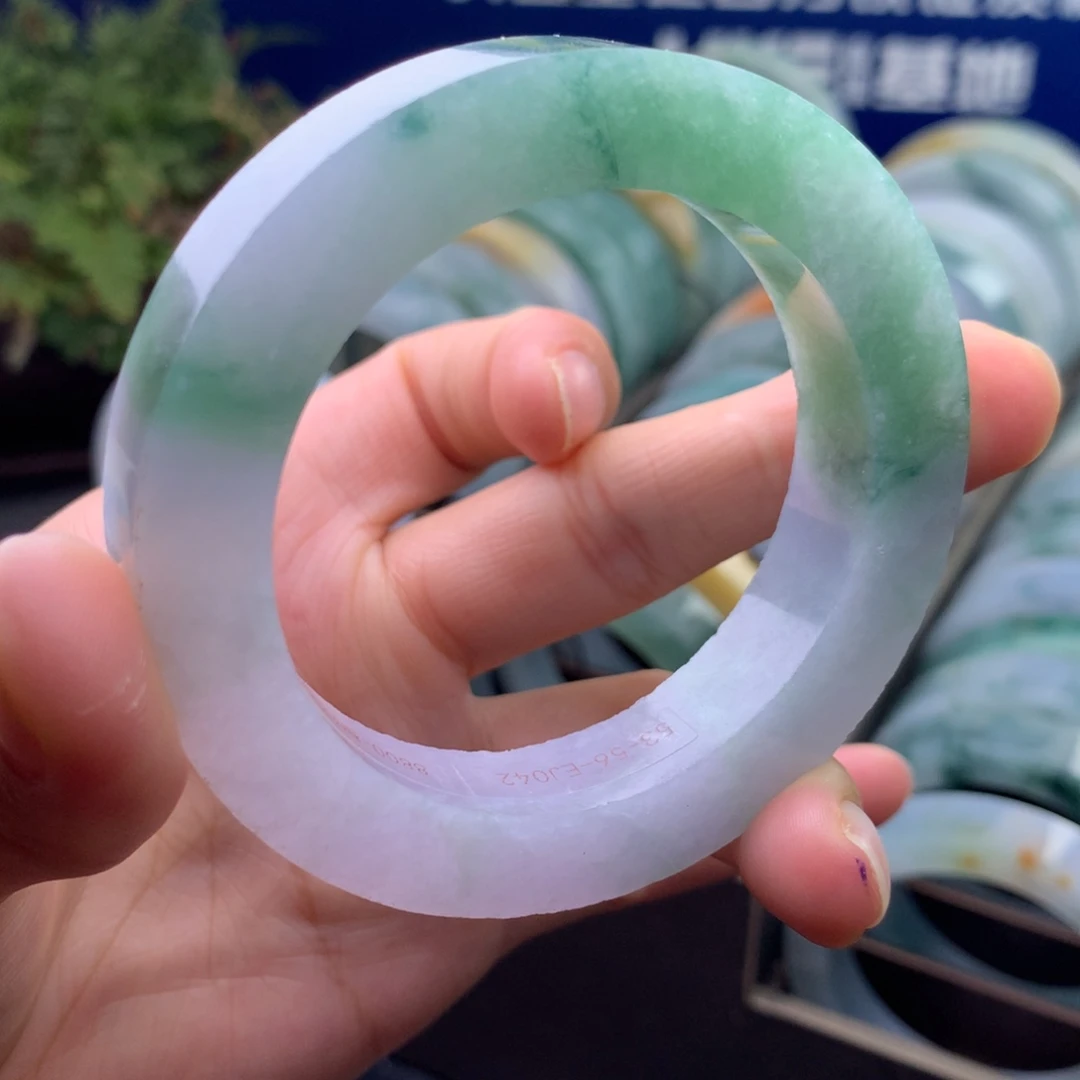 定制翡翠未镶嵌手镯不退不换