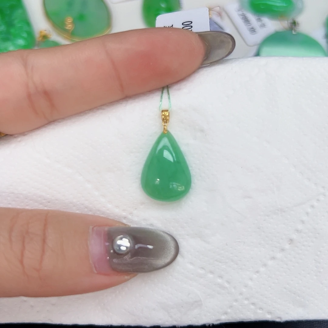 翡翠颈饰18K金镶嵌天然Ａ货翡翠