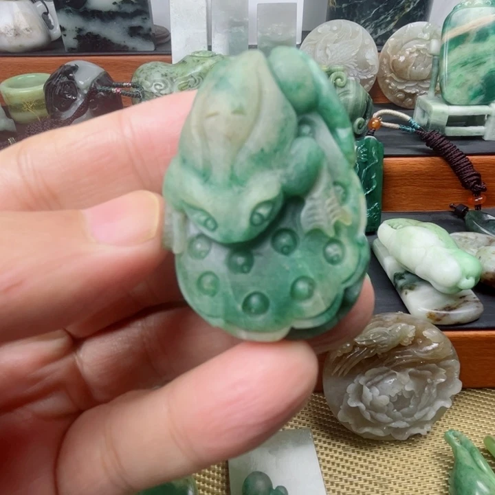 独山玉未镶嵌珠宝半成品