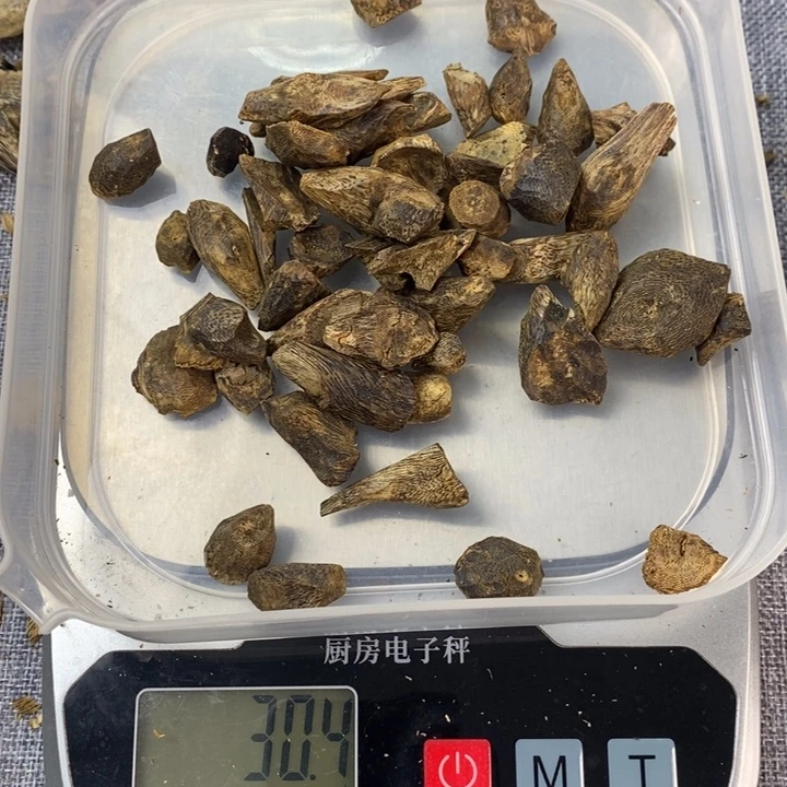 沉香碎屑沉香原材料