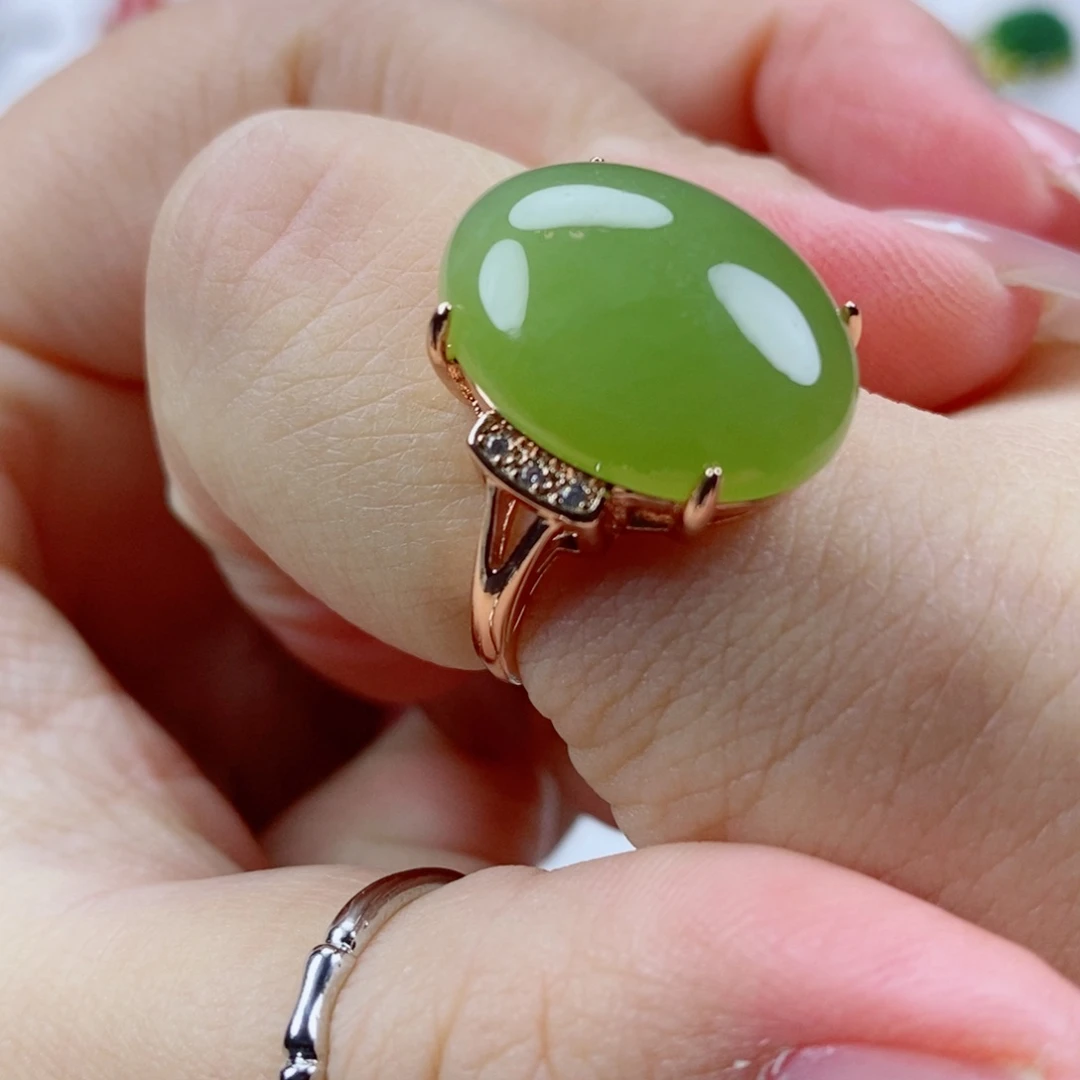 未镶嵌戒指和田玉