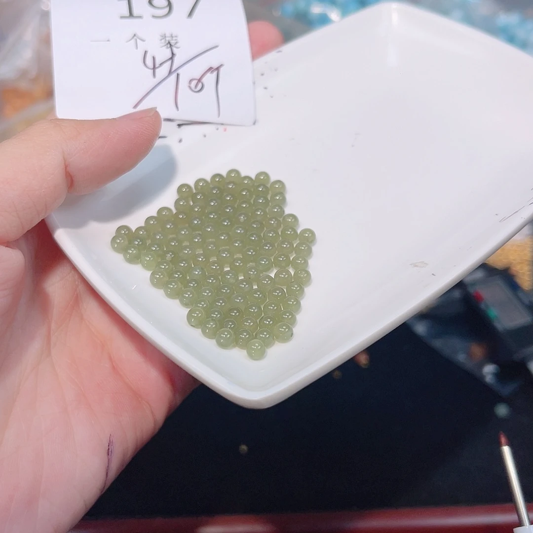 未镶嵌珠宝半成品水晶197 。