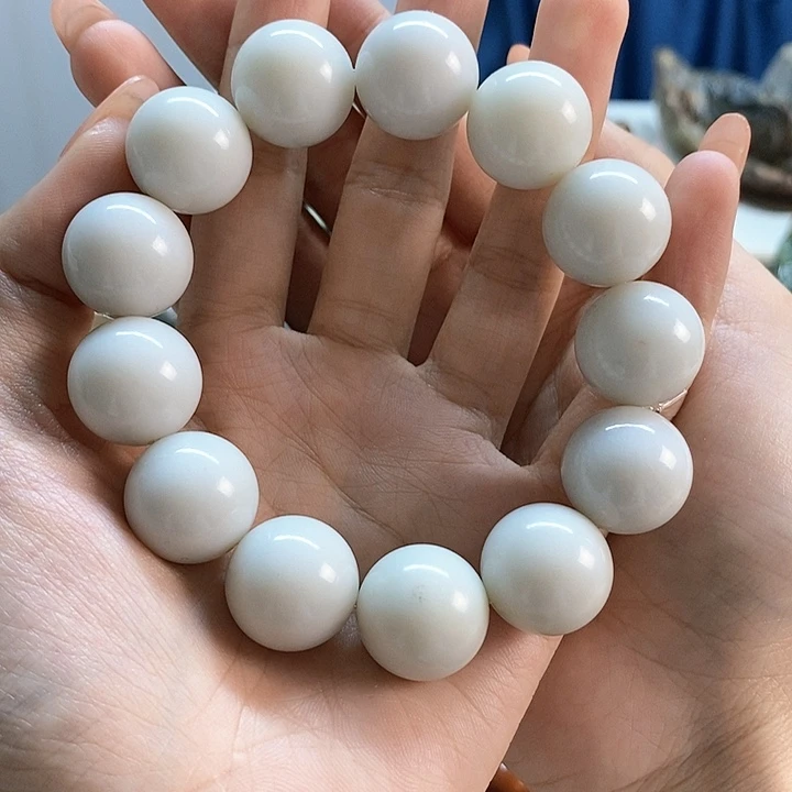 透闪石质玉手串未镶嵌