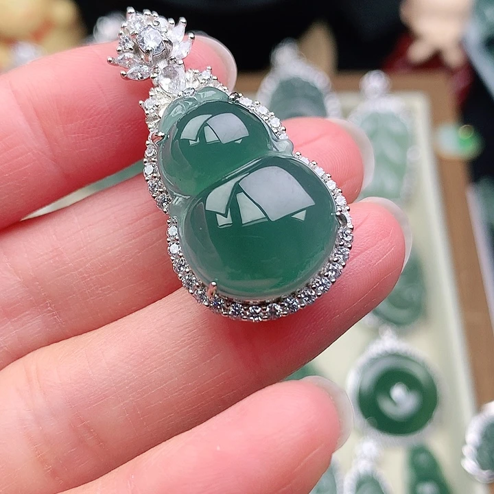 颈饰银S925镶嵌翡翠吊坠