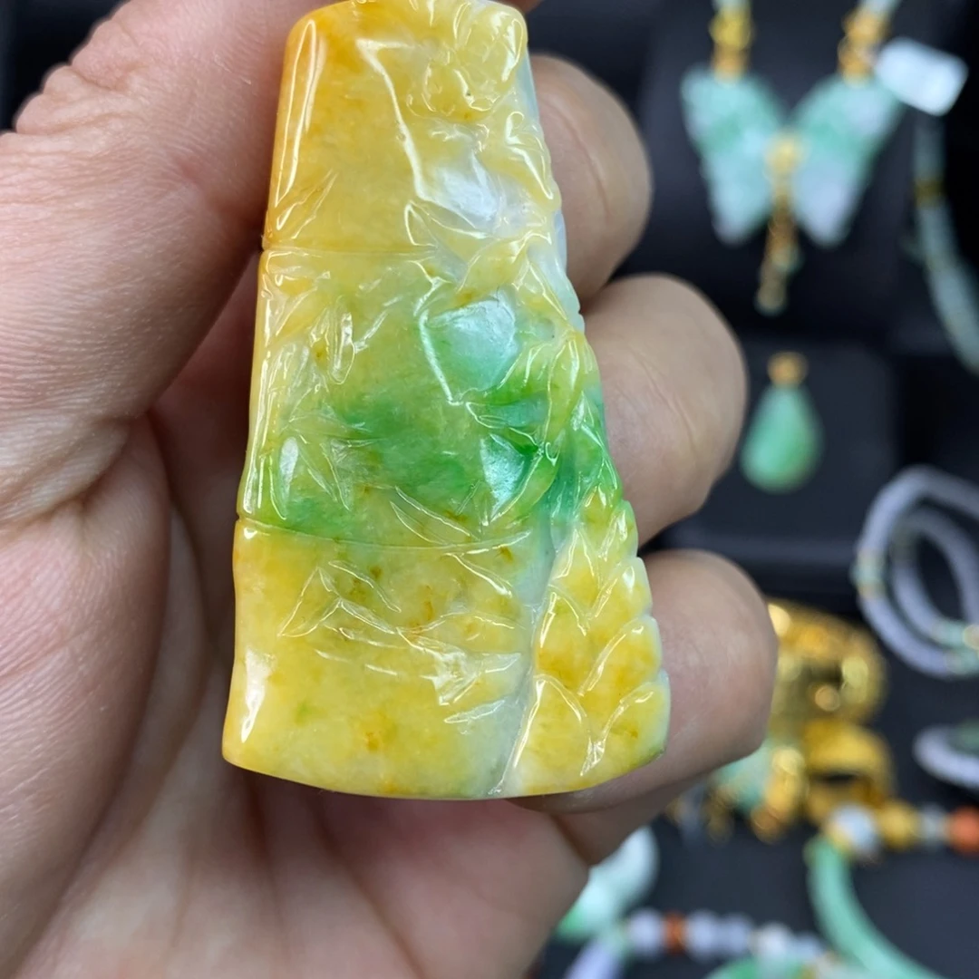 颈饰未镶嵌翡翠吊坠