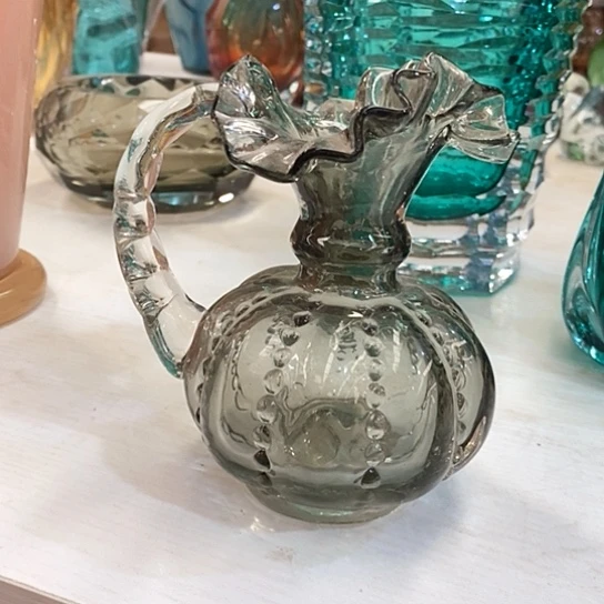 琉璃花瓶高13厘米口径2厘米