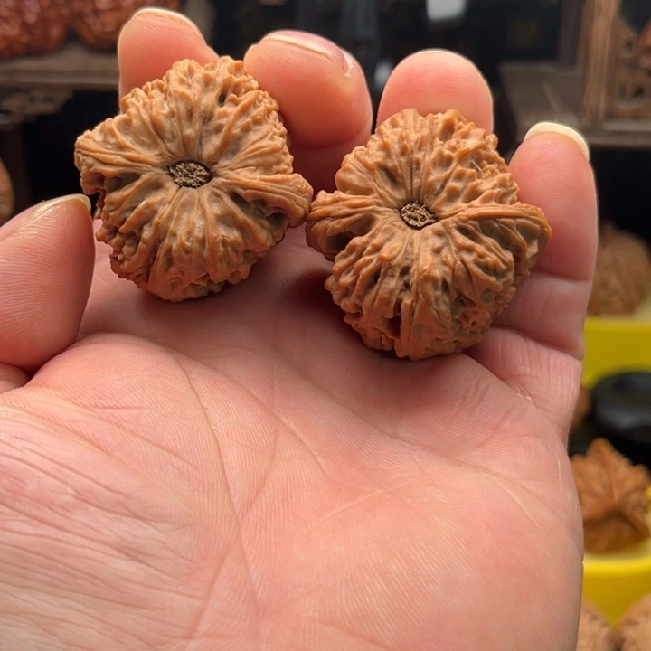 L****吊坠文玩核桃dgkkhdgkkk