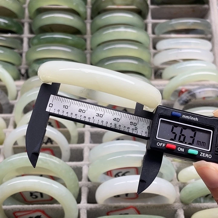 未镶嵌蛇纹石玉手镯63
