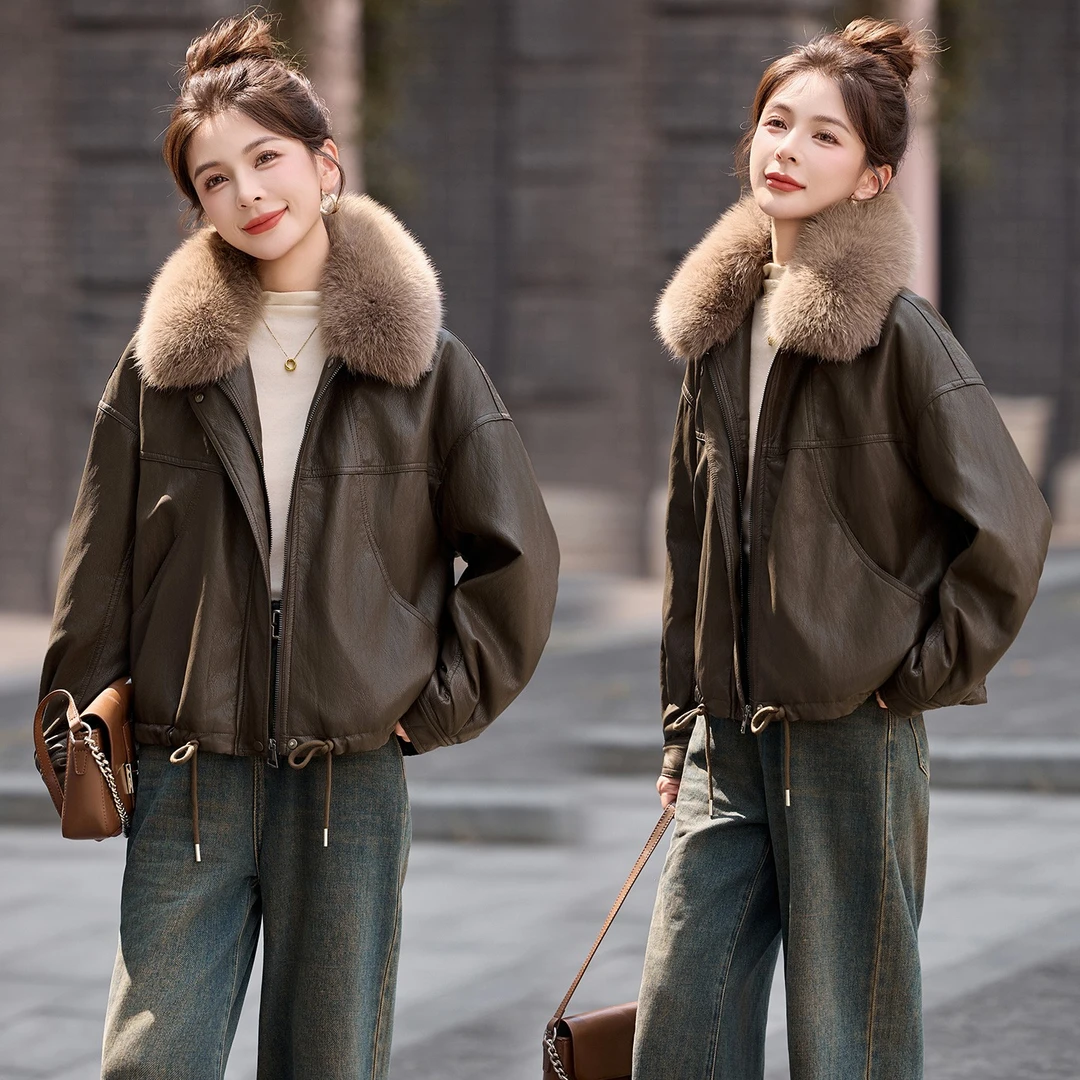 今年流行爆款机车风皮衣女2025冬季新款短款超火洋气加绒夹克外套