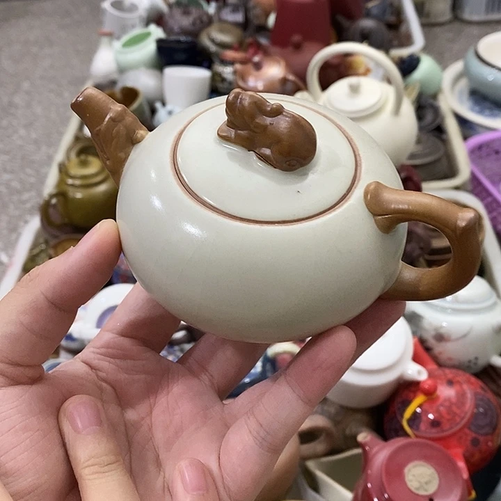 陶瓷艺术品及陶瓷壶