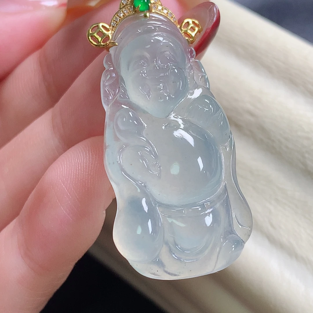 翡翠18K金镶嵌颈饰财神