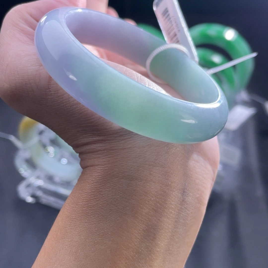 定制翡翠未镶嵌手镯