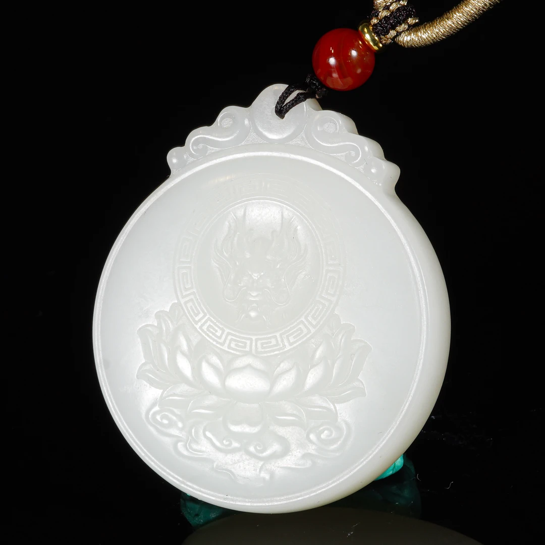 LOT.019羊脂白玉龙纹圆牌/X2042