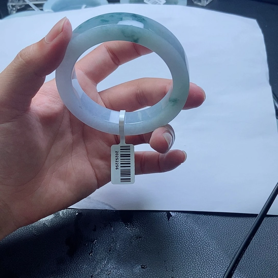 定制翡翠翡翠未镶嵌绿***?