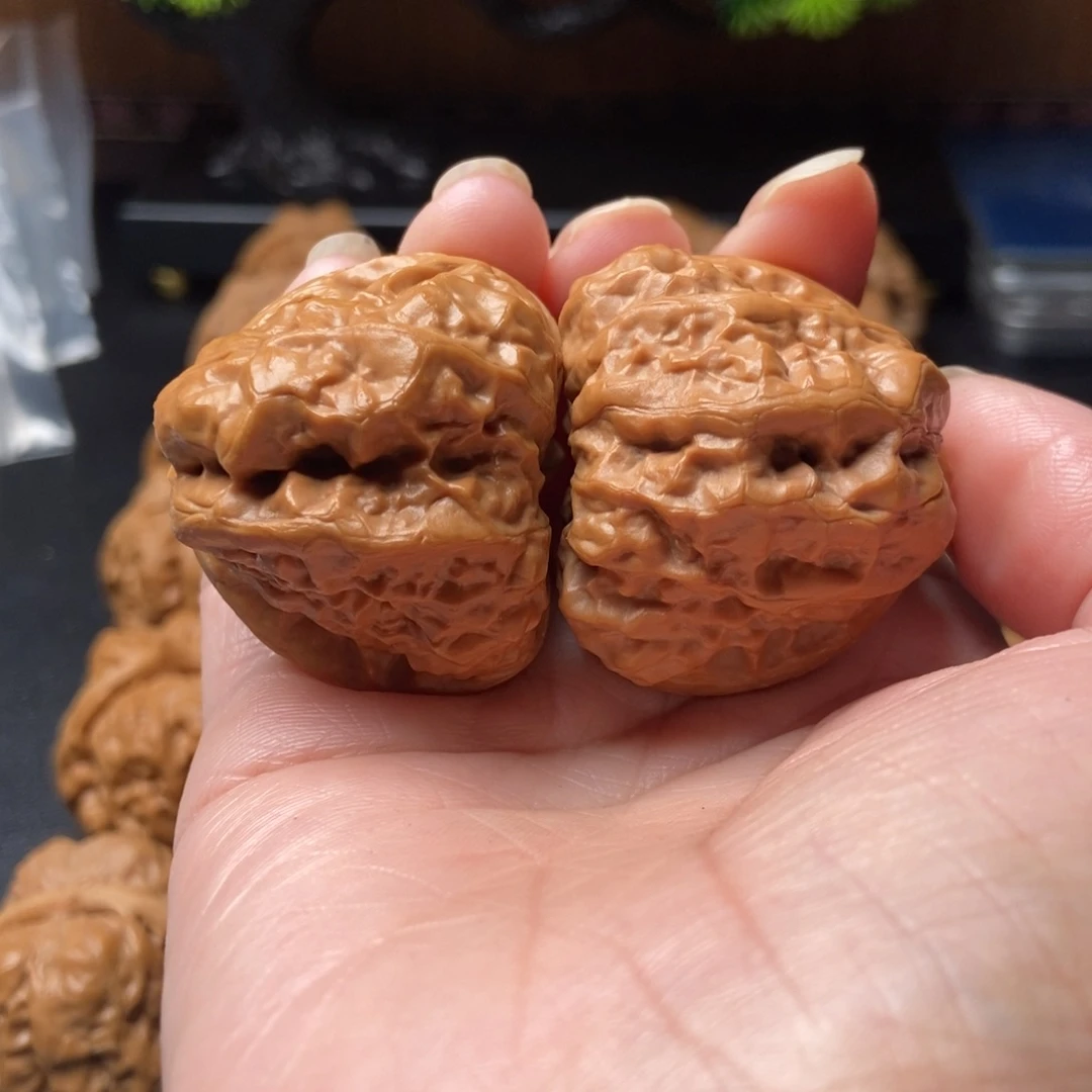 我***了文玩核桃把件蛤蟆头